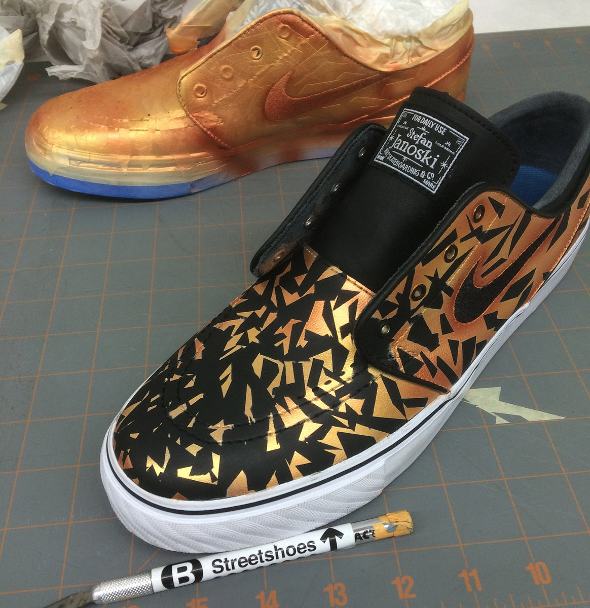 How to Paint Leather Shoes  Painting leather, Painted shoes, Leather