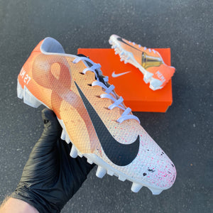 Los Angeles Chargers Cornerback #28 Brandon Facyson Fights For Uterine Cancer On and Off the Field in His Custom Cleats