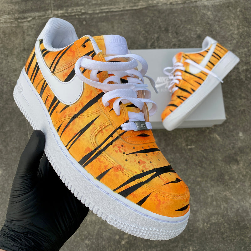 nike air force 1 orange stripe