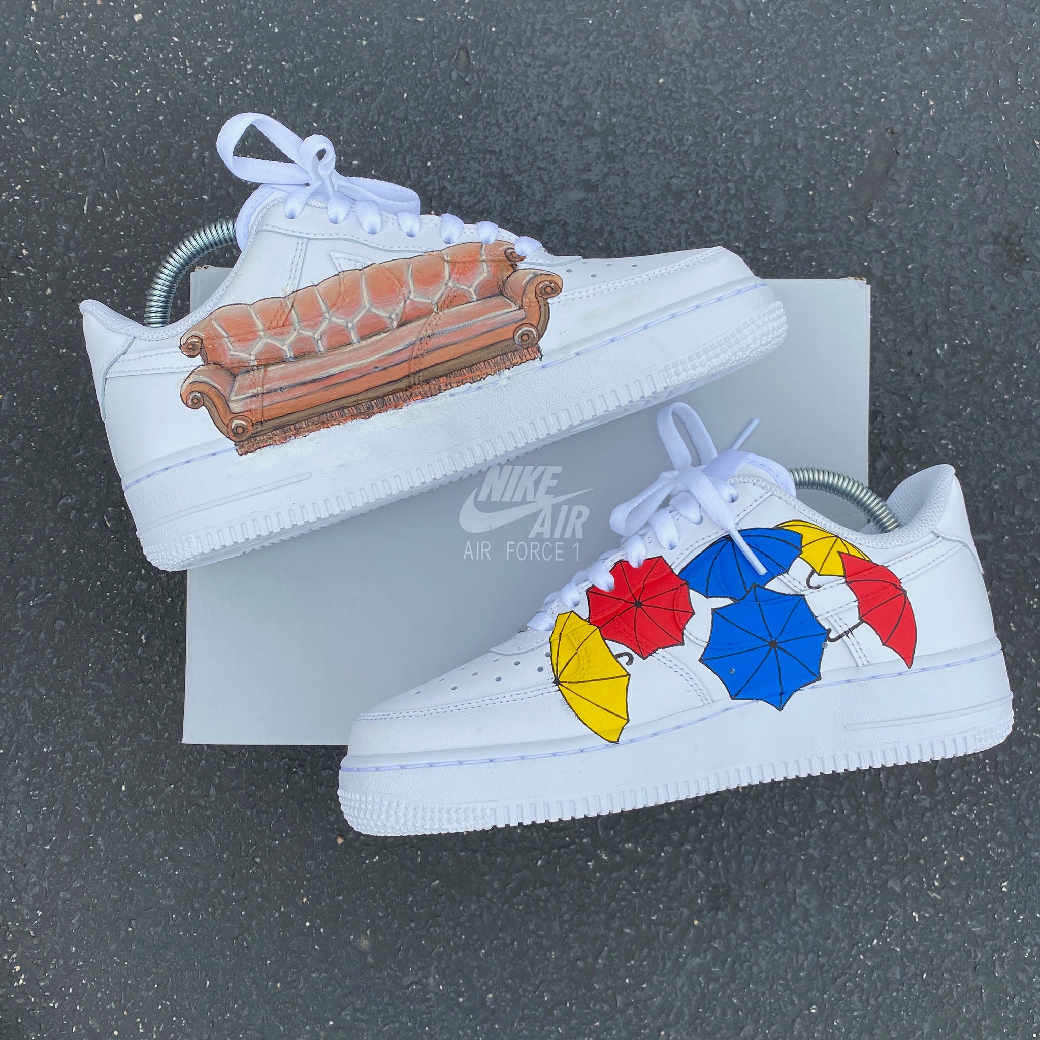 mamífero nada para jugar Custom Hand Painted Friends Theme White Nike Air Force 1 Low – B Street  Shoes